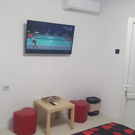 Casa Nedelcu Δωμάτια σε οικογενειακή κατοικία Κραϊόβα