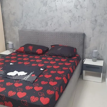 Casa Nedelcu Δωμάτια σε οικογενειακή κατοικία Κραϊόβα